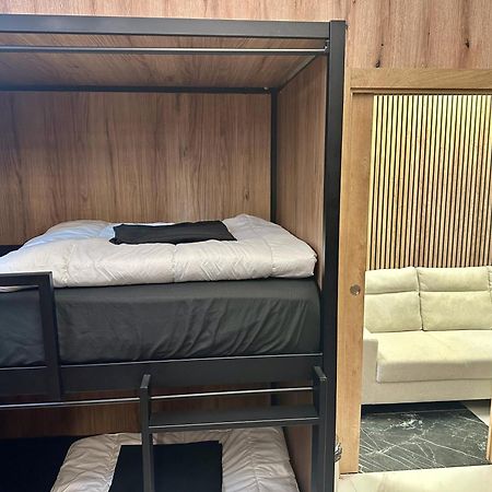 Velvet Hostels Pacifico マドリード エクステリア 写真