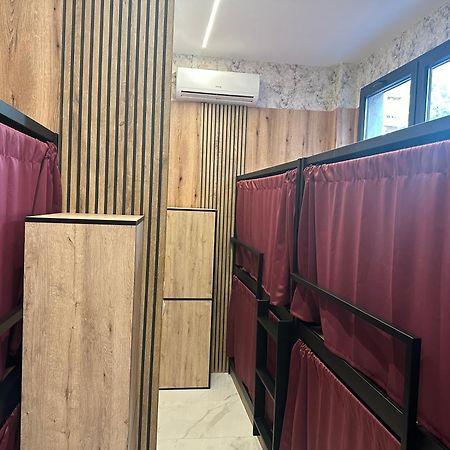 Velvet Hostels Pacifico マドリード エクステリア 写真