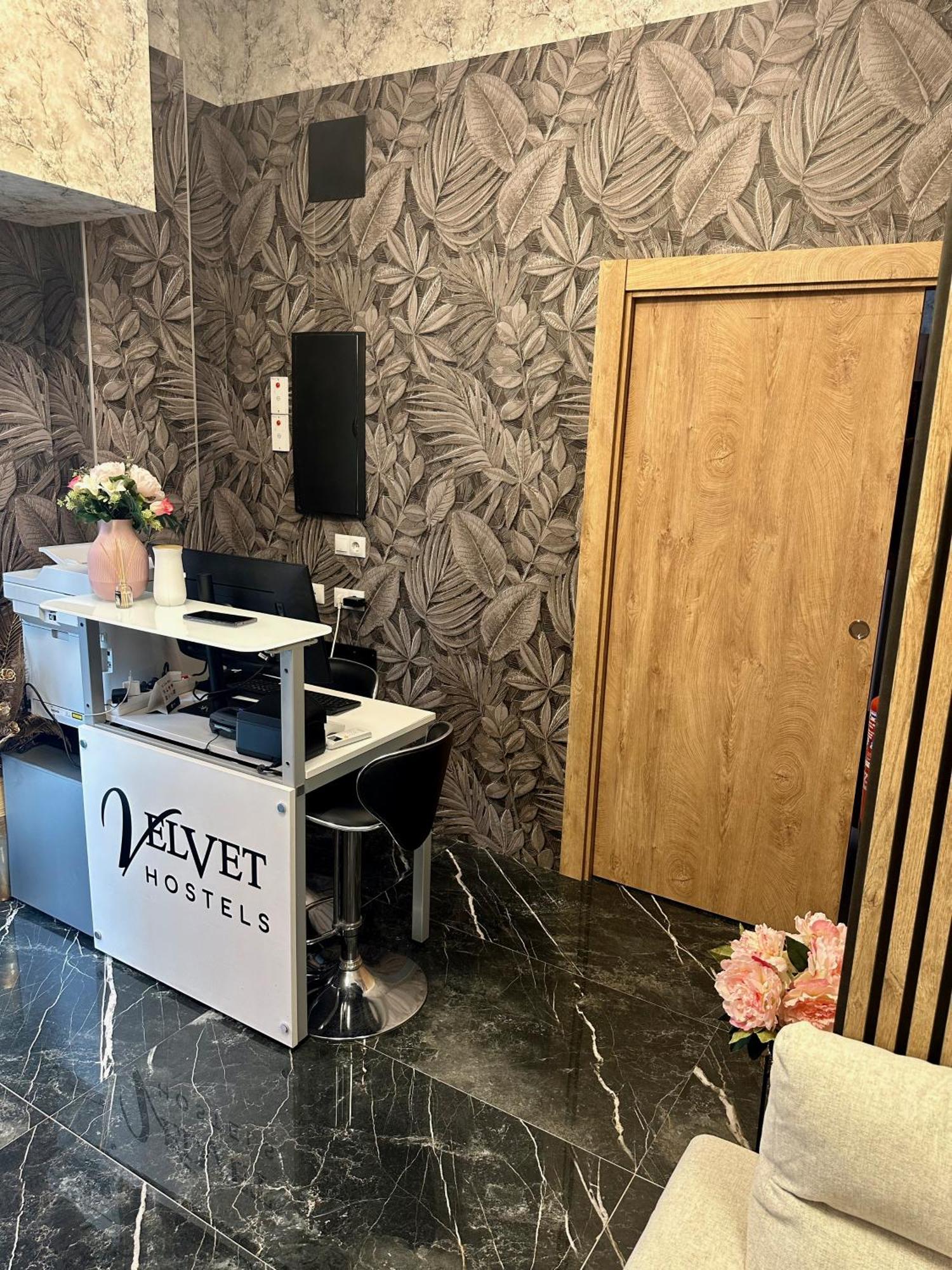 Velvet Hostels Pacifico マドリード エクステリア 写真