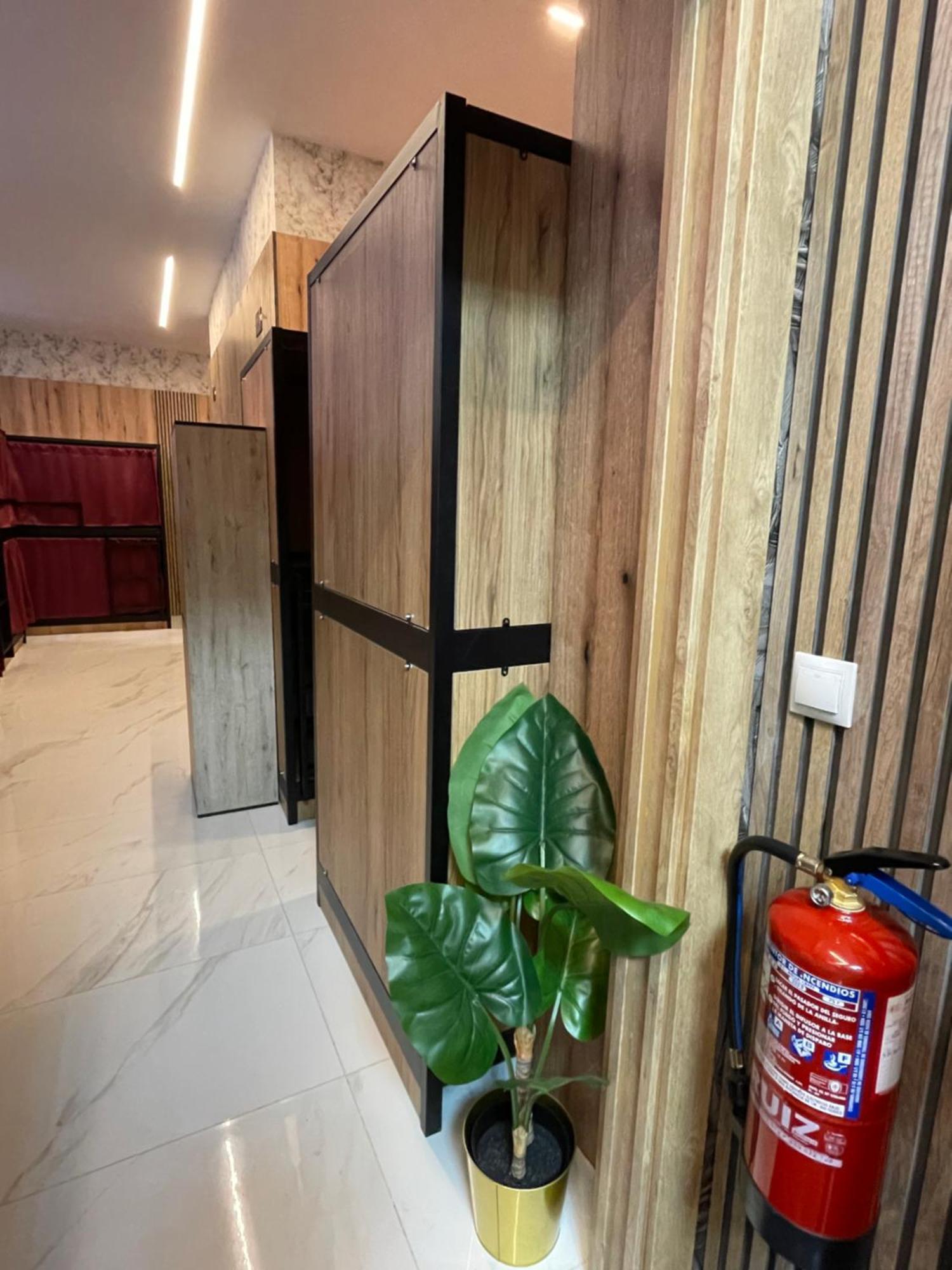 Velvet Hostels Pacifico マドリード エクステリア 写真