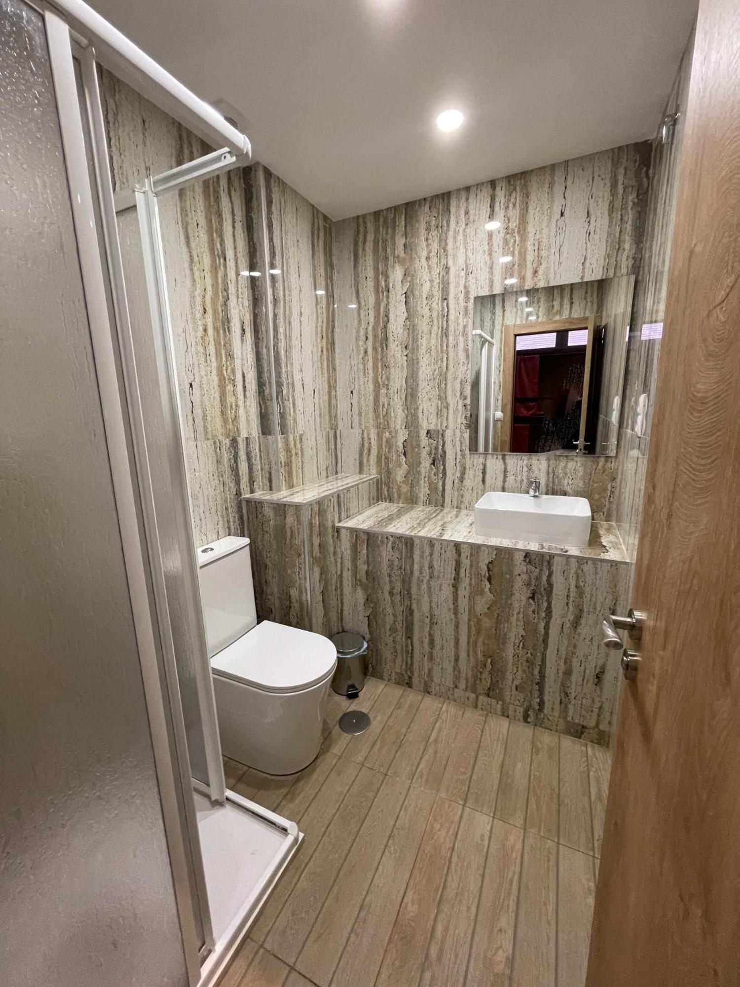 Velvet Hostels Pacifico マドリード エクステリア 写真