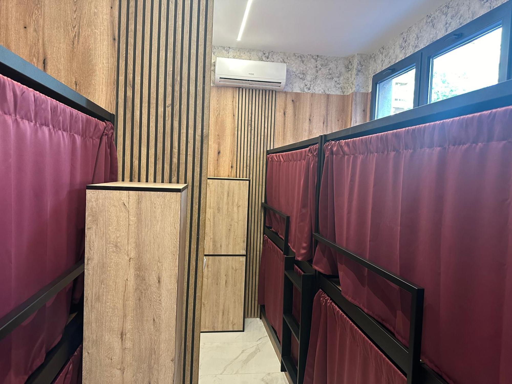 Velvet Hostels Pacifico マドリード エクステリア 写真
