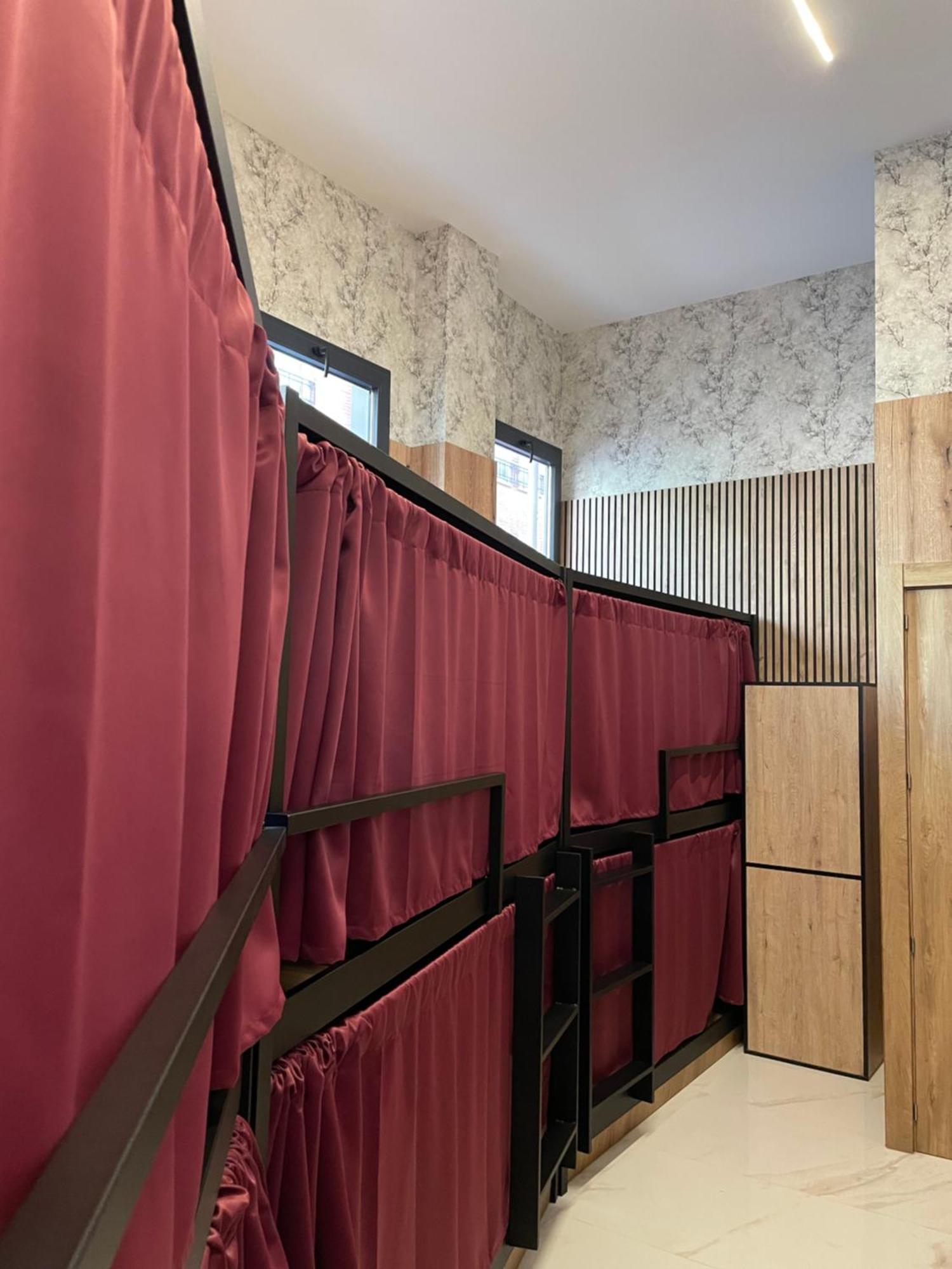 Velvet Hostels Pacifico マドリード エクステリア 写真